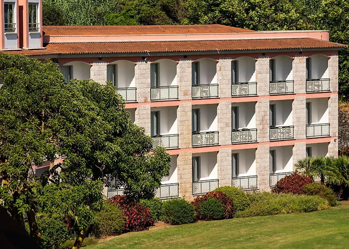 Terceira Mar 4* アングラ・ド・エロイーズモ